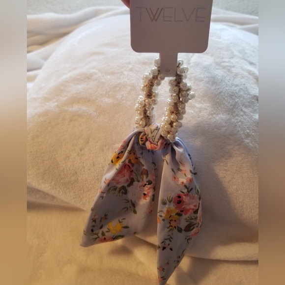🆕️ Twelve | Pony Tail Scarf | Scrunchie | Pearls | Floral | Hair Accessories - Picture 2 of 4